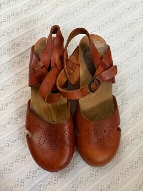 Krone Brown Leather Wooden Clogs Ankle Strap Sandals EU 38 Boho Danish 7.5